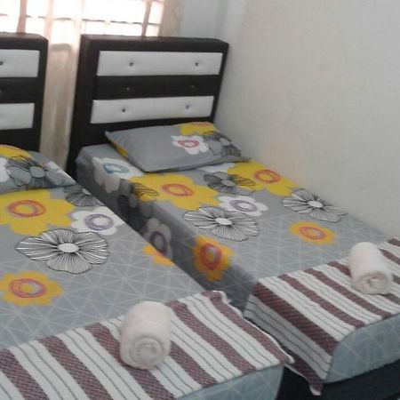 Mahkota Homestay Kuantan Ngoại thất bức ảnh