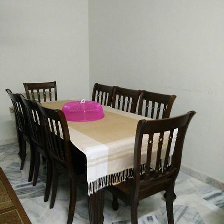 Mahkota Homestay Kuantan Ngoại thất bức ảnh