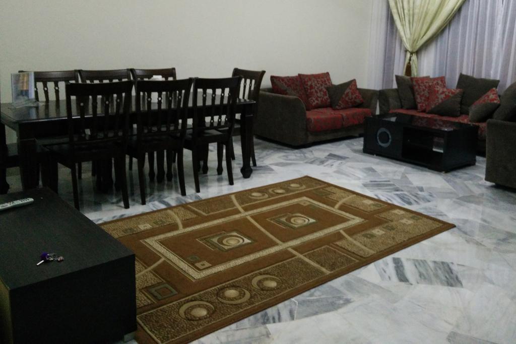 Mahkota Homestay Kuantan Ngoại thất bức ảnh